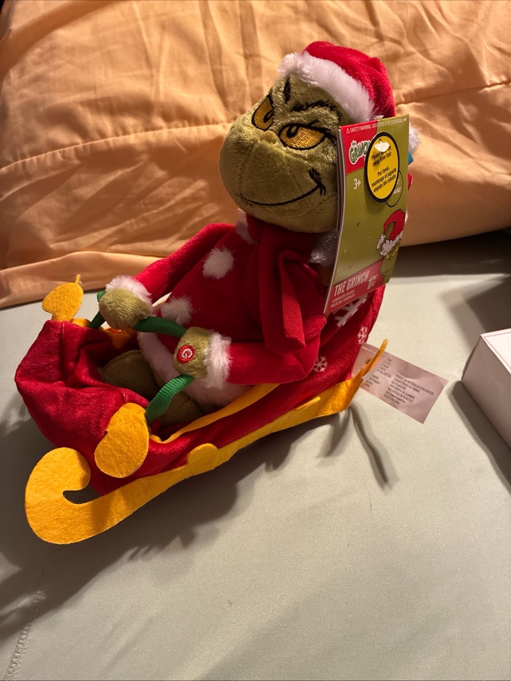 The grinch animated music & motion grinch on a sleigh